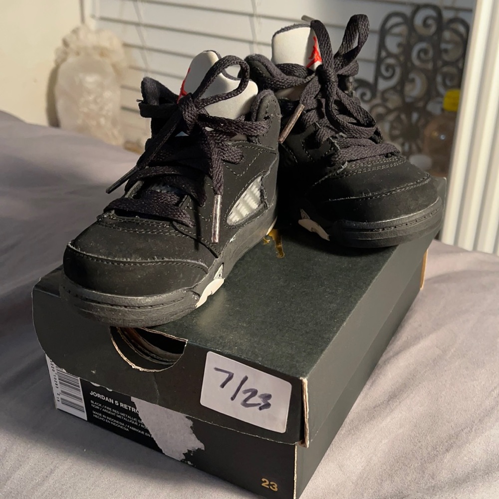 Toddler Jordan 5 Retro 🖤♥️🤍
